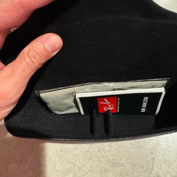 Ray-Ban Tortoise Shell Sunglasses - Picture 6 of 7